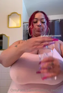 “星期二是titties……油腻的山雀 最新更新资源合集