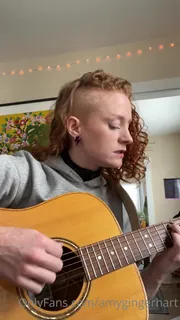 91视频官方收录：“我们无法再保持亲密的亲人的歌。“偶尔”莉迪亚·卢斯("A song for the loved ones we can no longer keep close. “Occasionally” by Lydia Luce")