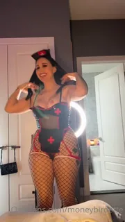 91社区热议作品：“顽皮的护士很快来 @plash.cam”("Naughty nurse coming soon @splash.cam") 实拍