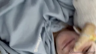 查看 “你会厌倦兔子祝你早安吗？”("Will you ever get sick of bunny wishing you good morning?") 的详细介绍与播放