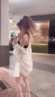 全网精选题材必看："陪姊妹吃个饭逛个街 封面图