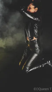 全网精选栏目：“返回黑色……新内容加载…… 精彩封面