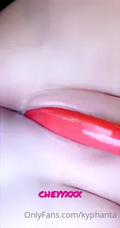 91社区热议作品：“ 12个月免费⬇️\ nhttps：//onlyfans.com/cheyyxxx/c13”("12 MONTHS FREE ⬇️\nhttps://onlyfans.com/cheyyxxx/c13") 实拍