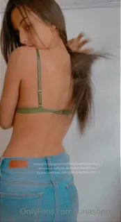“你喜欢我的曲线吗？”("Do you like my curves?") 手机浏览器流畅观看预览