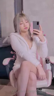 “我在等你宝贝 - 极具视觉冲击力的全网精选内容