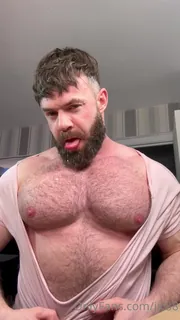 91社区热议作品：“回到大众需求。从发球区爆发。”("Back by popular demand. Bursting out of a tee.") 实拍