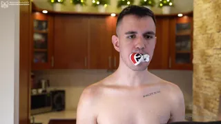 正在播放：“自从奴隶男孩处于压力很长的位置以来已经很长时间了。所以现在我认为应该做到这一点。当然，他当然会抱怨和哭泣，就像一个嘴里的袜子一样。我检查了他的公鸡好几次，然后是我用钢钩向后拉的笼子里最难的。是第一部分，续集即将到来。当然，只有您喜欢视频。给予支持，我接受小费！ (全网精选频道)