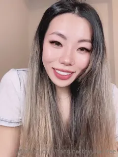 查看 “这是星期四！\让我今晚和我一起玩；）呵呵”("It's Thursday!\nLet's have some fun with me tonight;) Hehe") 的详细介绍与播放