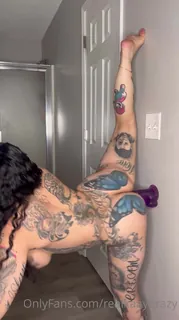 查看 “现在有什么怪胎醒着我的角质屁股吗？？”("Any freaks awake wit my horny ass right now ???") 的详细介绍与播放