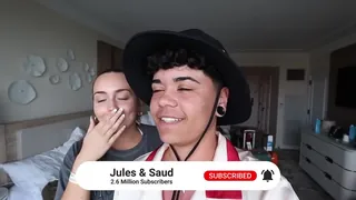 “我们去巴哈马的假期！("Our Vacation to the Bahamas! | Julia Raleigh\nDolphin swimming and yachts sound like a lot of fun! @itsjuliaraleigh goes on a trip with her friends! \nWatch more: of.tv/julia-raleigh\nonlyfans.com/itsjuliaraleigh") - 1080P超清画质展示图