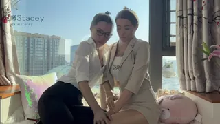 查看 “两个令人惊叹的尼龙女孩打扮成办公室女士。 20，我将向您发送视频〜”("Two stunning nylon girls dressed as office ladies  的详细介绍与播放