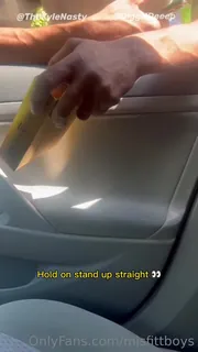 “所以我发现我的插头是同性恋。让我快速迅速的ASF，但这就是为什么完整的视频46分钟长\ n \ nunlock整整46分钟视频”("So i found out my plug was gay when i gave him some of that honey from MisfittPleasures.com  最新更新资源合集