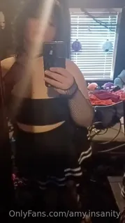 “只是我的衣服和眼线笔的一些视频”("Just some videos of my outfit and eye liner 完整无删减版在线看