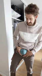 “如果您想知道我要做什么。在拍摄此之前，我抽了一点杂草。”("If you're wondering what I'm going on about. I smoked a little weed prior to shooting this  - 高清在线观看