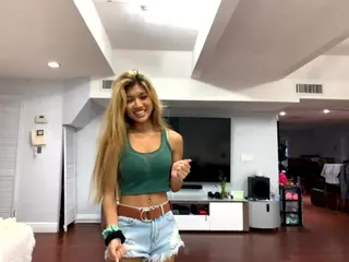 “大家好..我刚刚与热的亚洲人一起做了一个口交剪辑（＃20-25）（订阅链接到她的个人唯一粉丝！）和我的朋友。他只有他的唯一粉丝。查看！好吧，与另一个男孩/女孩面部（＃20-20）和一个男孩/男孩/女孩（＃20-21）一起，我的侄子J骨。”("Hello Everyone.. I just did a blowjob clip (#20-25) with the Hot little Asian (subscribe to link to her personal onlyfans!) and my fr - 高清流媒体极速加载