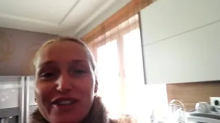 全网精选栏目：“看着她。。("Look at her....so sexy...make up in progress :-). Kisses darlings!") 精彩封面