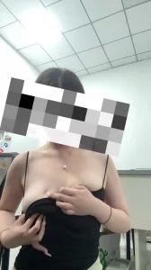 国内女大办公室私拍 - 高清在线观看