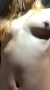 黄毛精神小妹，完整版已上传至电报群 - 高清流媒体极速加载