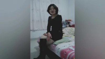 全网精选高分作品推荐：骚女没穿内裤～求单男扣屄～扣屄提出各种要求～太骚了！
