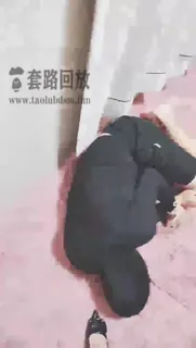 奴隶被主人爆发 鞭子 棍子 人字拖打 被爆发的很惨 优质原创视频在线直达