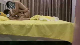 约炮大二学妹兼职模特，妹子没什么经验一直喊痛，调教口交很乖，码没打好 - 实时更新的高清全网精选资源