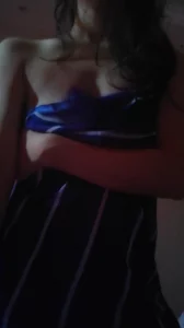 91社区热议作品：小骚货想被人看 实拍