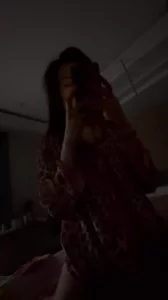 原创大长腿辣妈美少妇坐在我身上  处理公司事务 - 1080P超清画质展示图