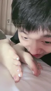 91视频官方收录：主人睡着了 家奴偷偷犯贱