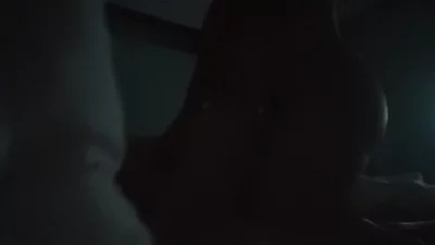 【全网精选】抽着烟爆操俩娃人妻对白精彩 现场高清截图