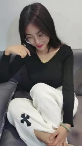 三男三女家中玩群P 妹子一个个都非常年轻水嫩高颜值 老衲真是羡慕 - 1080P超清画质展示图