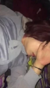 出租屋偷情人妻，隔壁有人 完整无删减版在线看