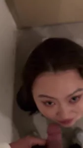 全网精选精选视频：马鞍山露脸调教喝尿新婚没满一年的人妻母狗3 完整版