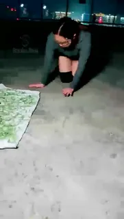 天台溜母狗  手机浏览器流畅观看预览