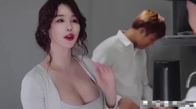 国语对白！奶子都包不住了，还怎么谈业务啊，是男人就忍不了 手机浏览器流畅观看预览