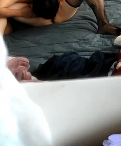 91视频推荐：把老婆的肥逼掰开着舔最爽 手机在线播放