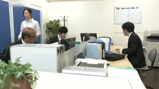9UU站高分作品推荐：[AV]喊应召来了女同事