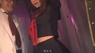 91社区热议作品：中字监禁轮奸美䒚女假面下 实拍