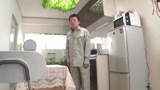 9UU站栏目：对傲慢女儿的内射4 精彩封面