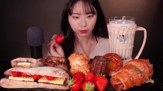 91视频官方收录：#ASMR Suna-吃刚烤好的面包
