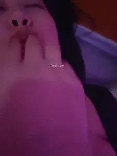 正在播放：堵着嘴无套爆插骚逼母狗 (猫咪av站频道)