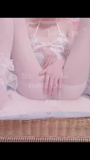 白嫩学妹自慰抠逼 手机浏览器流畅观看预览