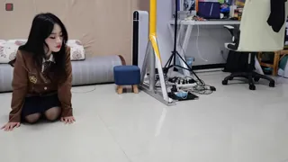 捆绑调教黑丝可爱小骚货 - 高清在线观看