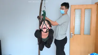 吊起来玩弄调教黑丝母狗 - 1080P超清画质展示图