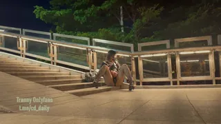 骚逼人前露出 完整无删减版在线看