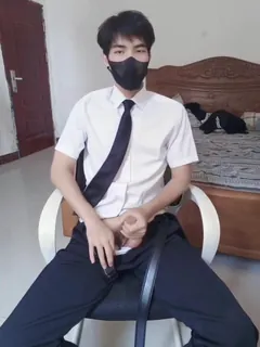 91视频推荐：西装口罩大屌男 手机在线播放