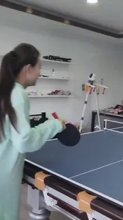 猫咪av站高分作品推荐：骚逼人妻打球