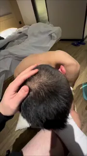 91视频官方收录：白袜骚男调教平头男