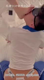 00后小受舔脚吃鸡巴 完整无删减版在线看