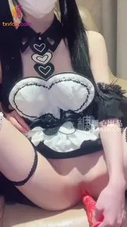 骚逼假鸡巴自慰高潮 完整无删减版在线看