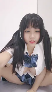 查看 可爱JK双马尾小骚货自慰 的详细介绍与播放